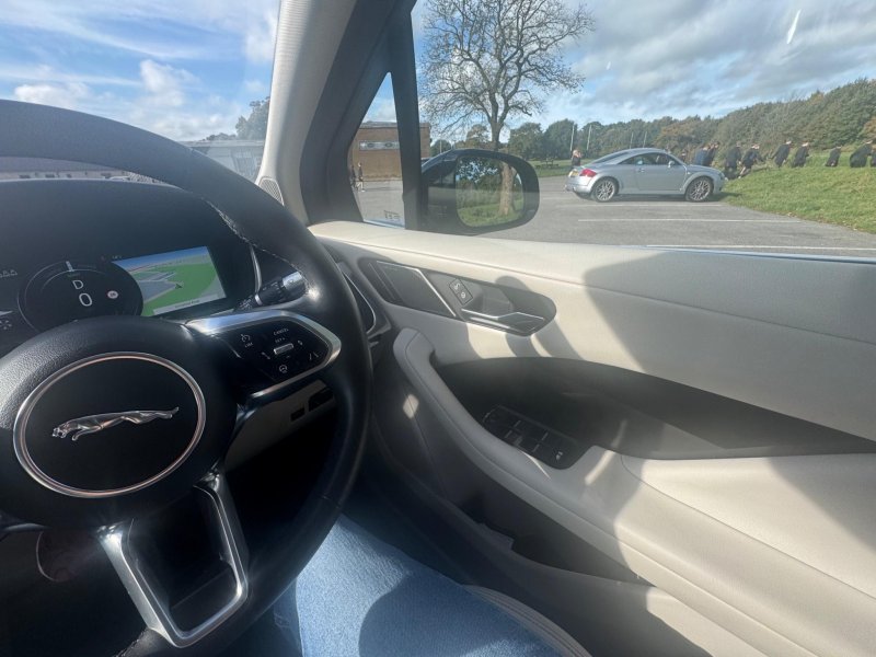 JAGUAR I-Pace
