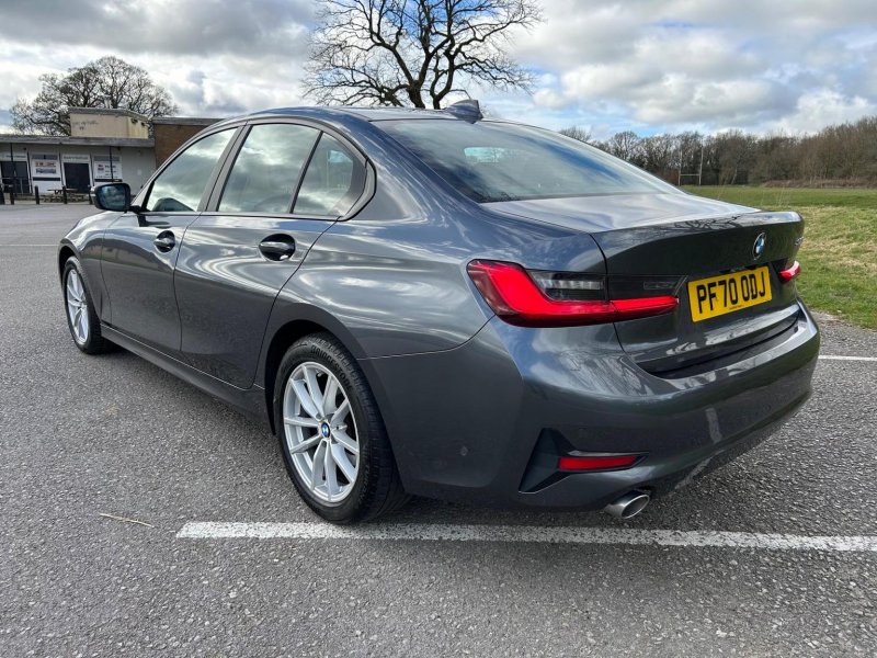BMW 3 SERIES