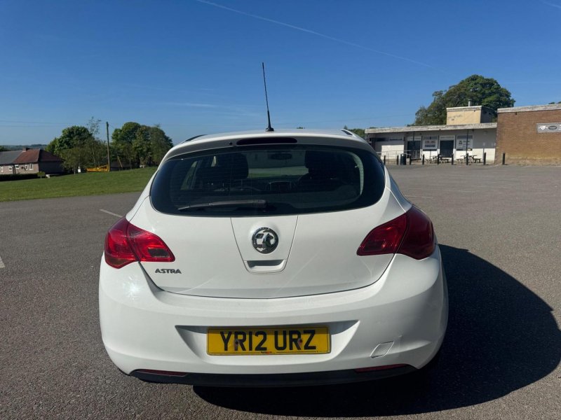 VAUXHALL ASTRA