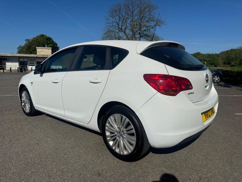 VAUXHALL ASTRA