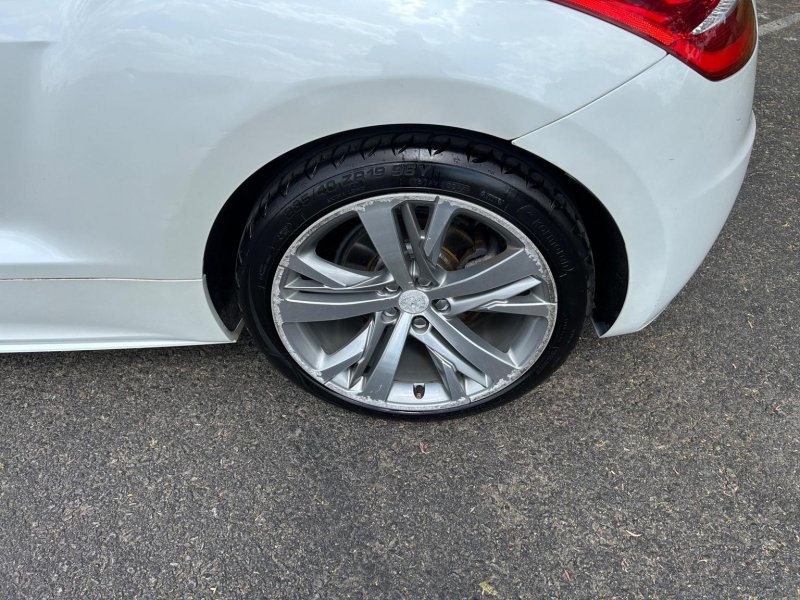 PEUGEOT RCZ