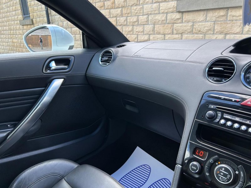 PEUGEOT RCZ