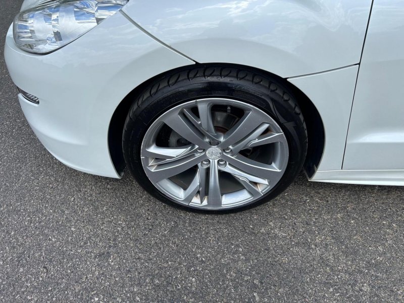 PEUGEOT RCZ