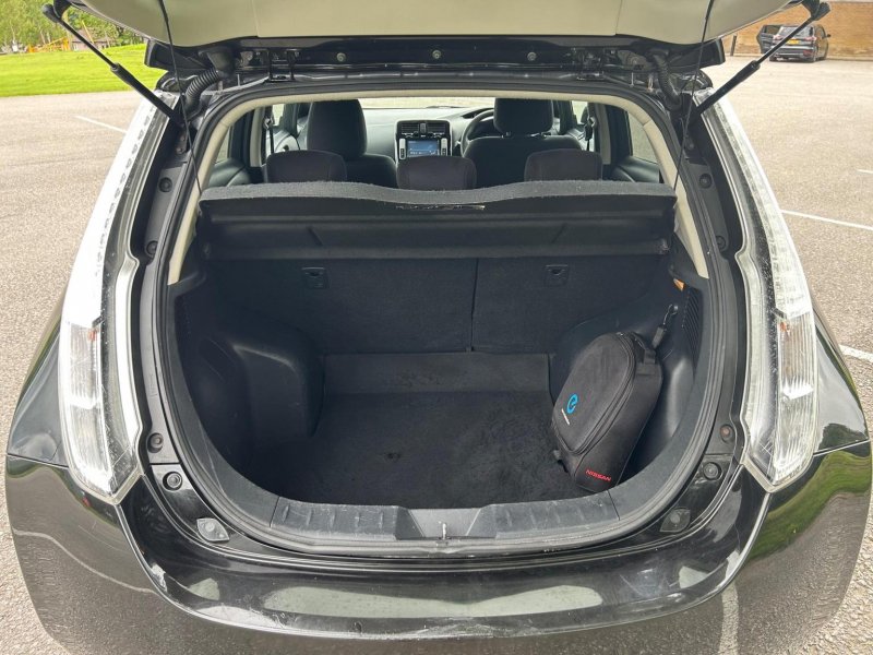 NISSAN LEAF