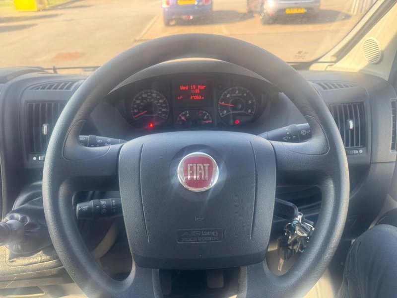 SWIFT ESCAPE 694