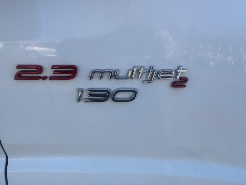 SWIFT ESCAPE 694