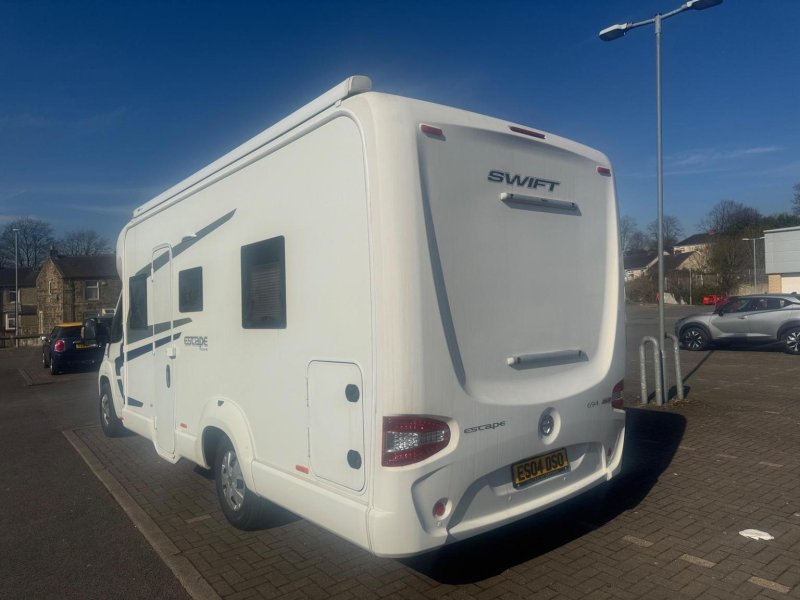 SWIFT ESCAPE 694