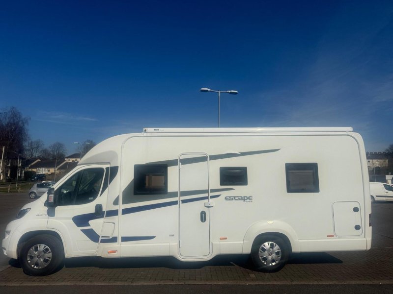 SWIFT ESCAPE 694